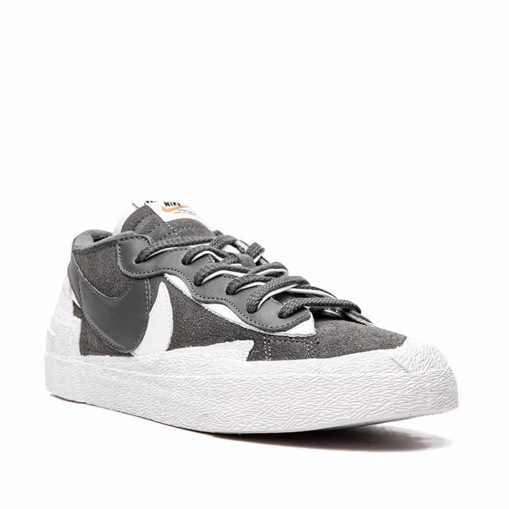 Nike Gray and White Women's Shoes - Picture 1 of 3